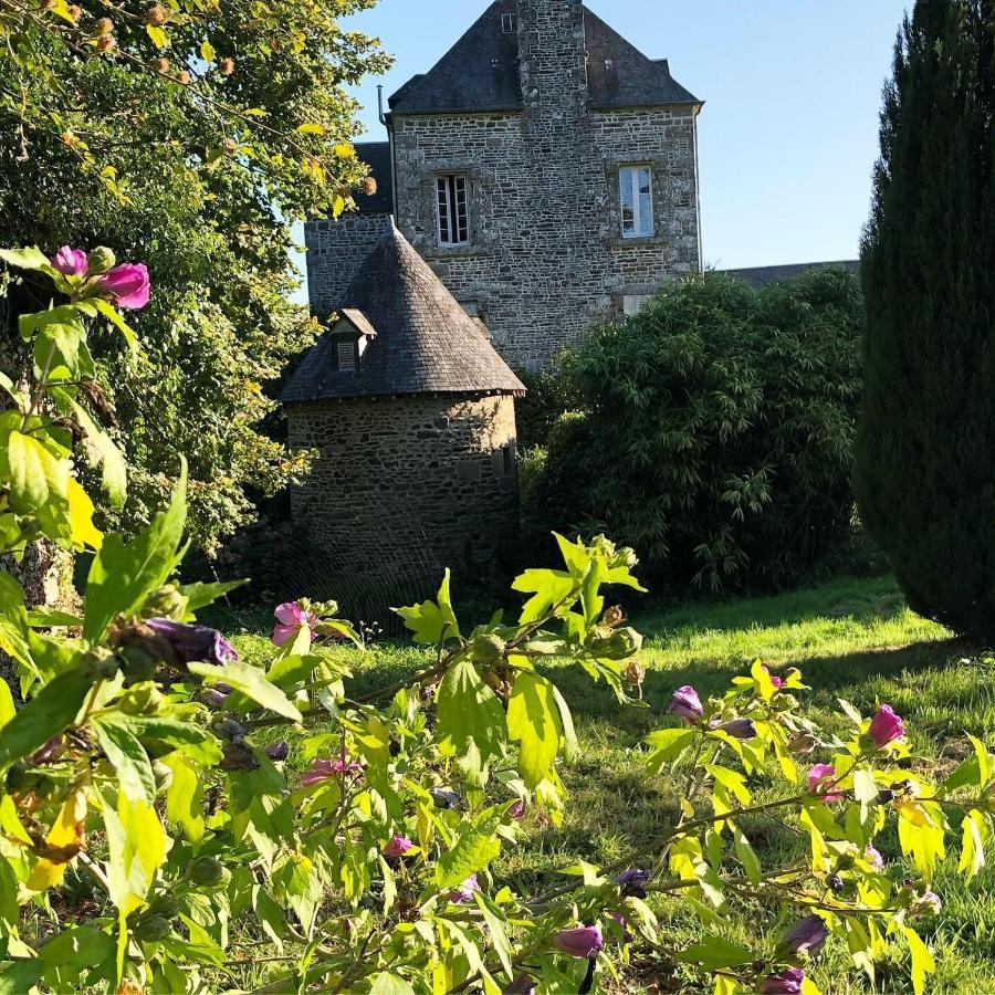 Le Chateau Isigny Un Joyau Cache Et Secret Pres Du Mont Saint-Michel En Normandie Aux Portes De La Bretagne Exterior photo